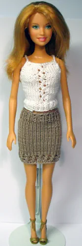 Vit topp och beige kjol